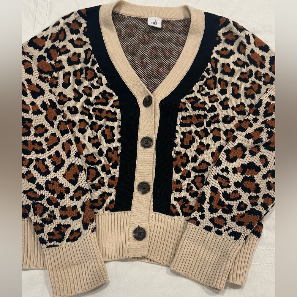 CAbi Cream and Black Leopard Print Cardigan Sweater Sz M - Picture 3 of 10